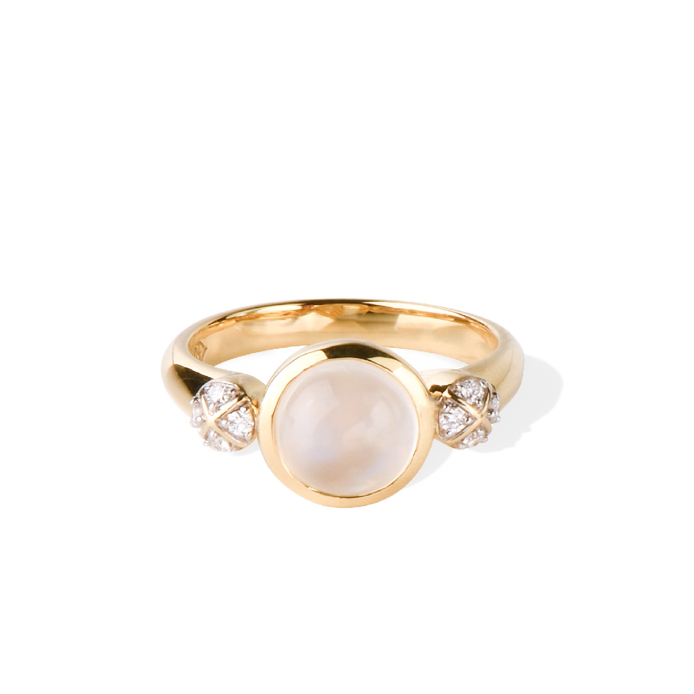 14K gold ring with central opal and side diamonds, elegant and luxurious design