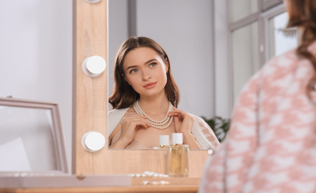 How to Wear a Pearl Necklace for Any Occasion