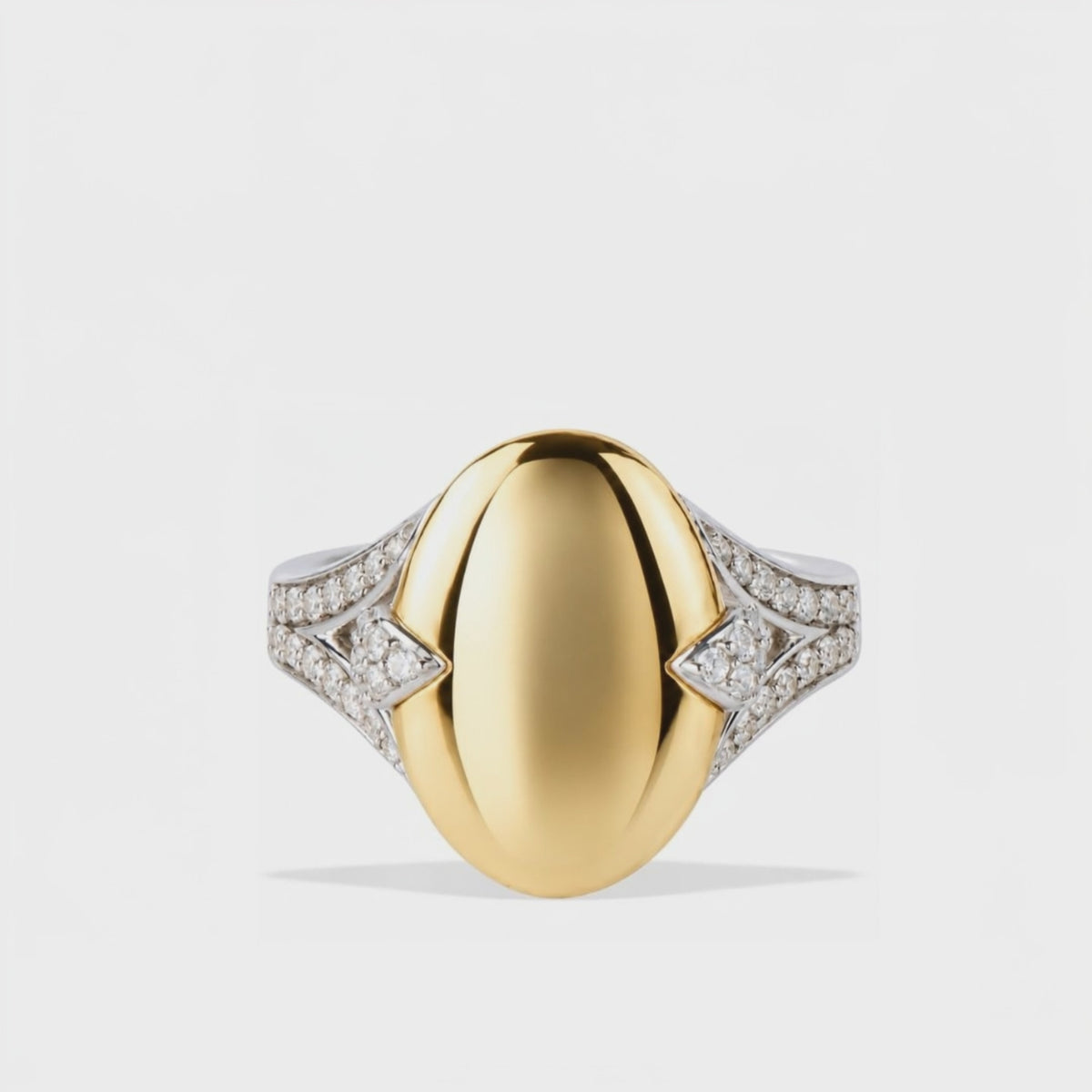 Rotating video of a mixed metal ring - with gold vermeil and lab grown diamonds